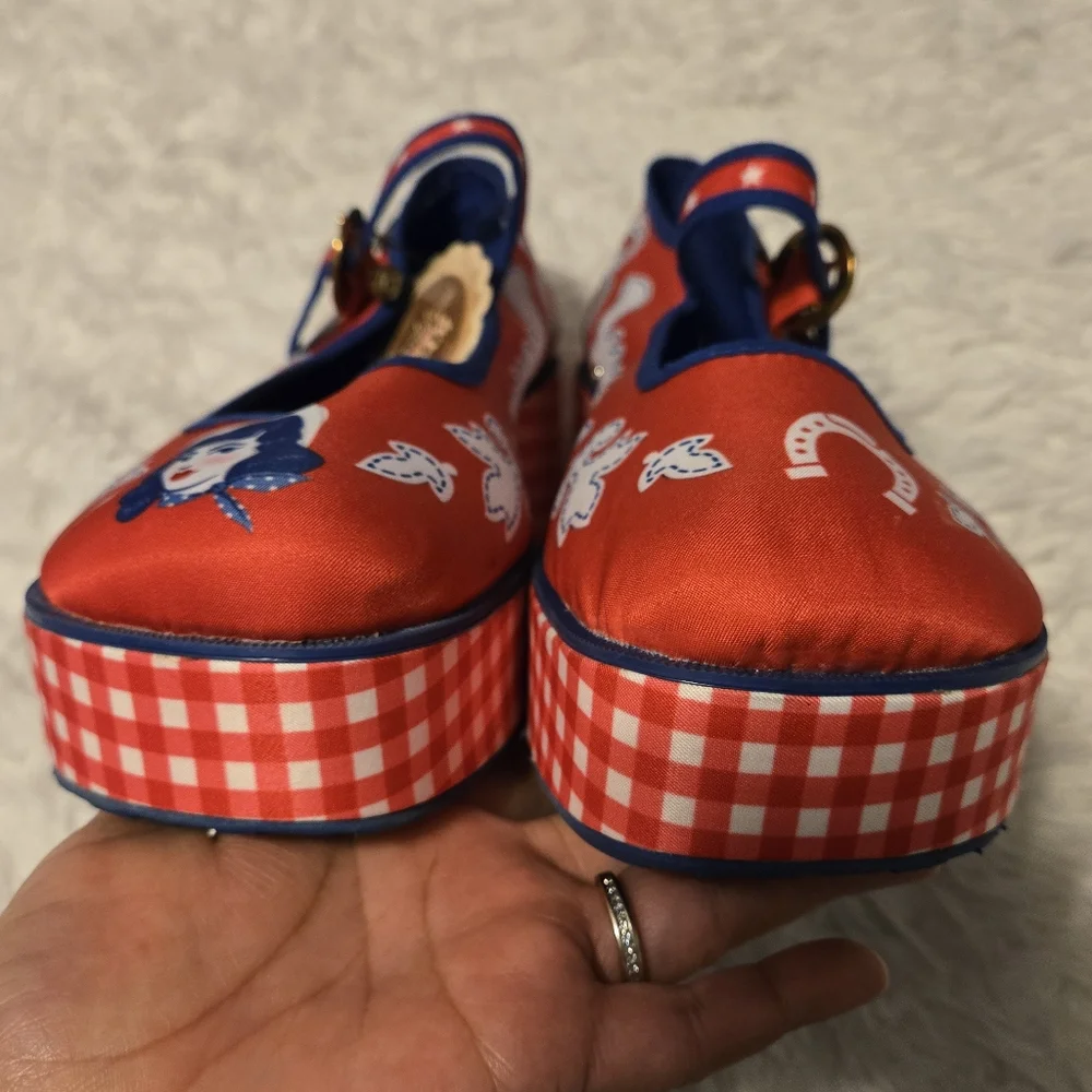 NWT Chocolaticas® Cowgirl Women's Mary Jane Platform Size 41 Color Red/Blue